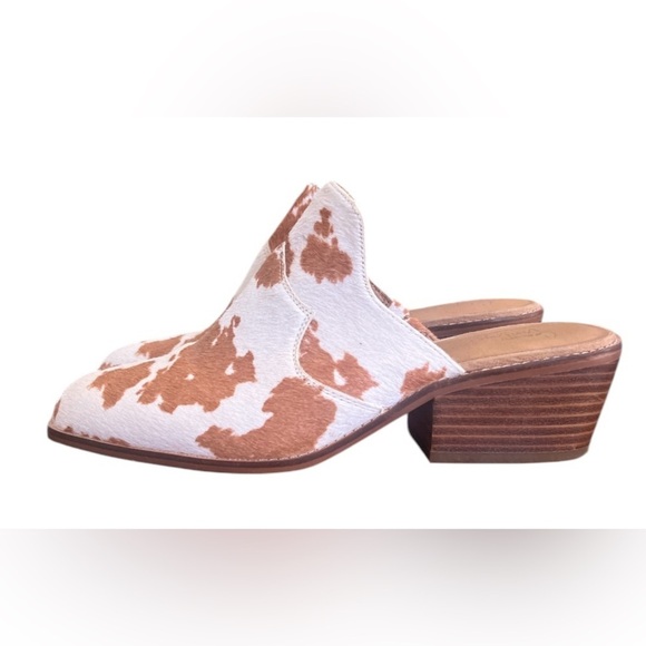 Crown Vintage Shoes - Crown Vintage Cow 🐄 Girl Women's Mules - Tan